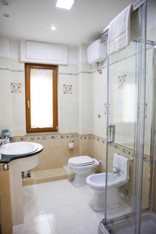 Isa Guest Rooms Napoli Ngoại thất bức ảnh